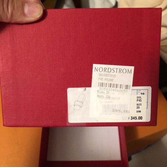 ❣️Beautiful Valentino Mules❣️ - Picture 4 of 4